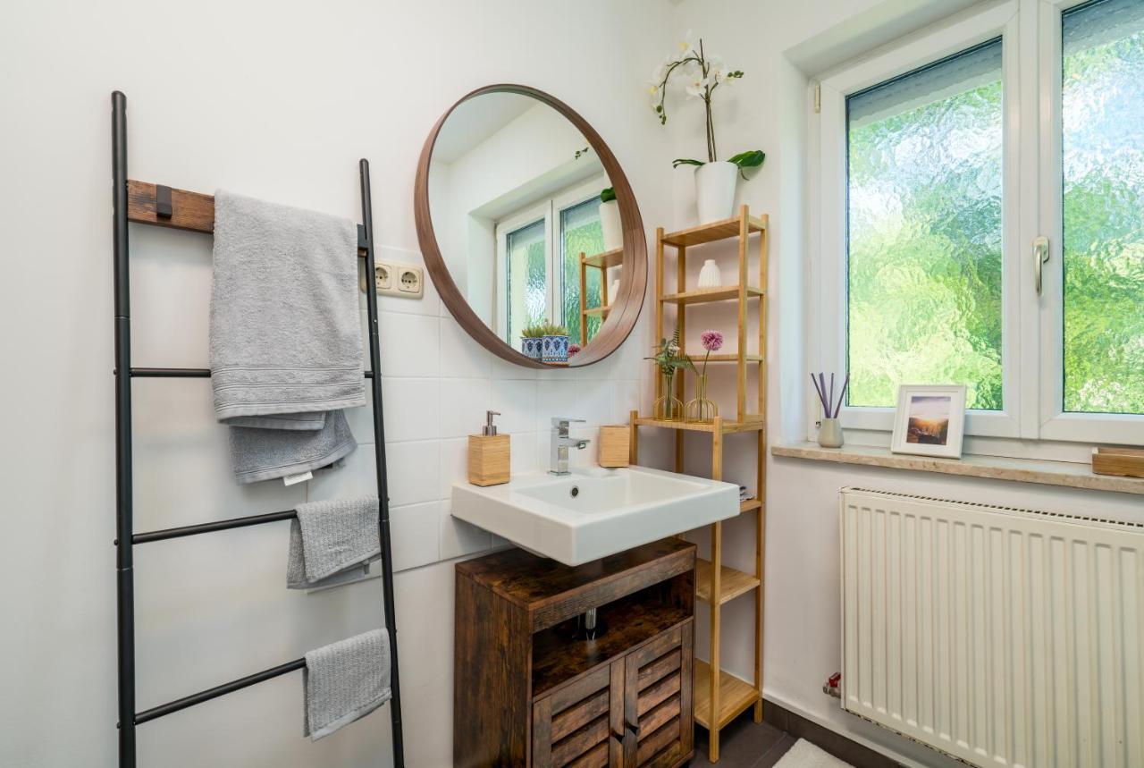 Eg Links-Wunderschoene 70M Grosse 2-Zimmer City Wohnung Naehe Salzburg Freilassing Exterior foto