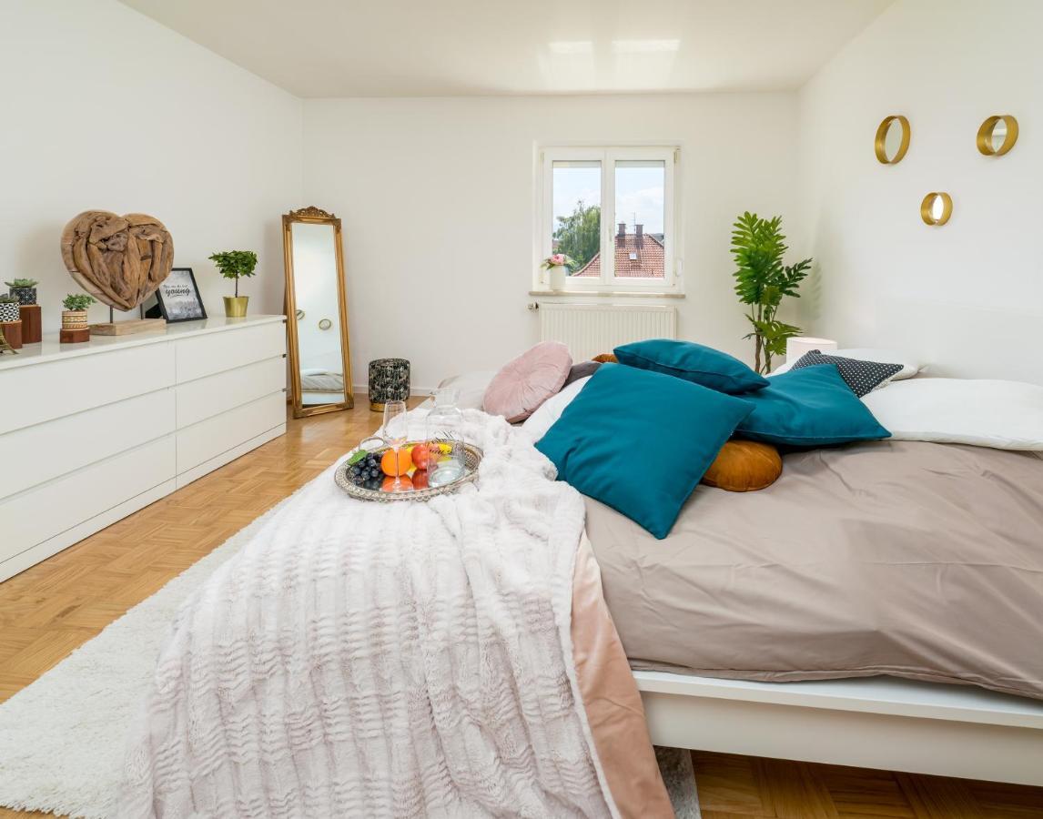 Eg Links-Wunderschoene 70M Grosse 2-Zimmer City Wohnung Naehe Salzburg Freilassing Exterior foto