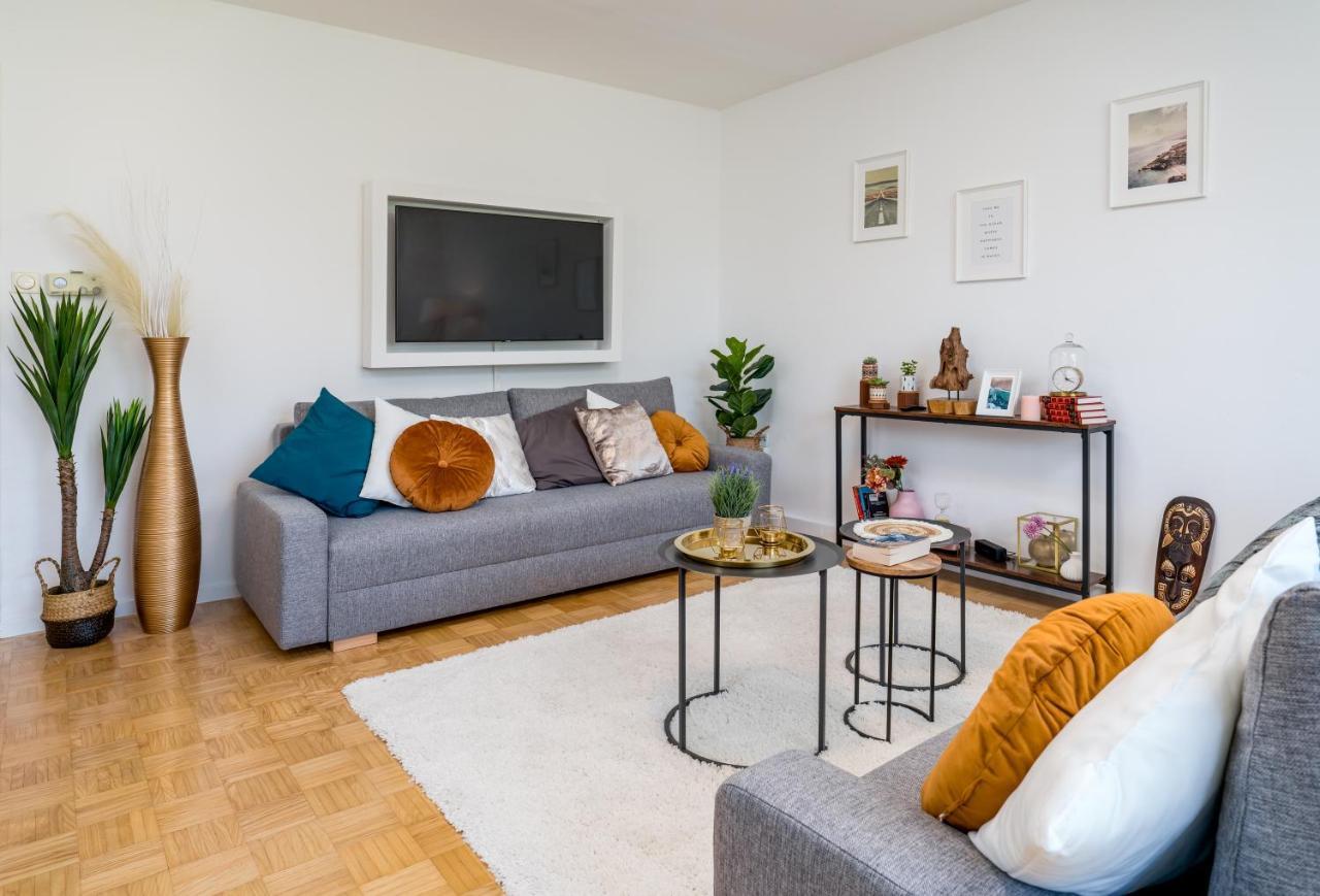 Eg Links-Wunderschoene 70M Grosse 2-Zimmer City Wohnung Naehe Salzburg Freilassing Exterior foto